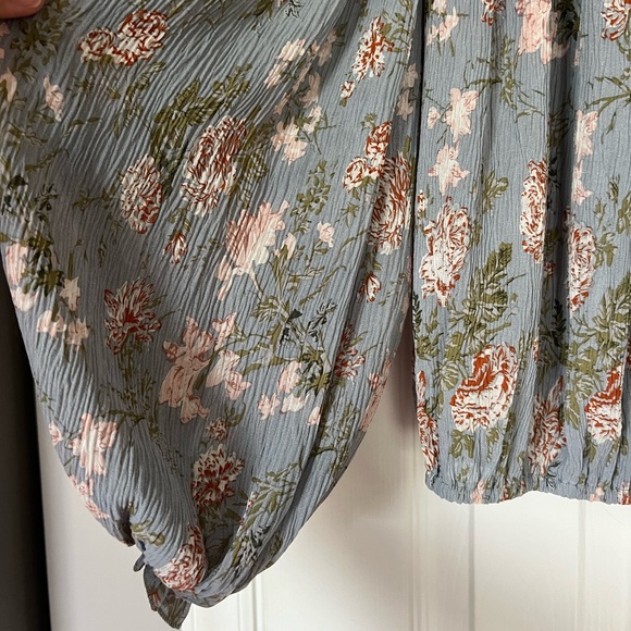 Altar’d State Blue Floral Boho Gauze Blouse size XS - Picture 8 of 9